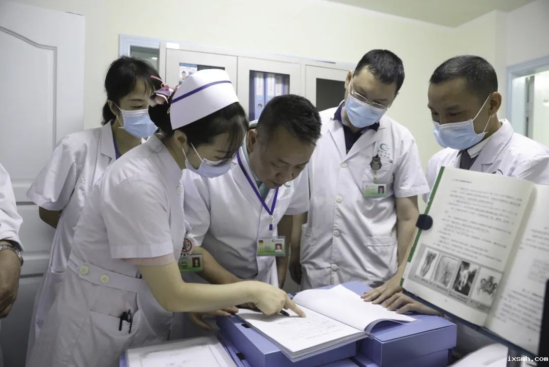 医者红心耀三湘