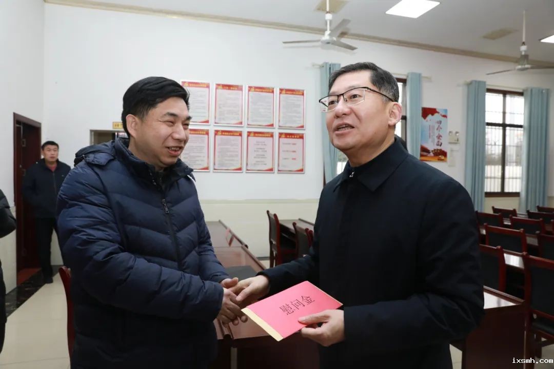 市人大常委会副主任傅军带队走访慰问